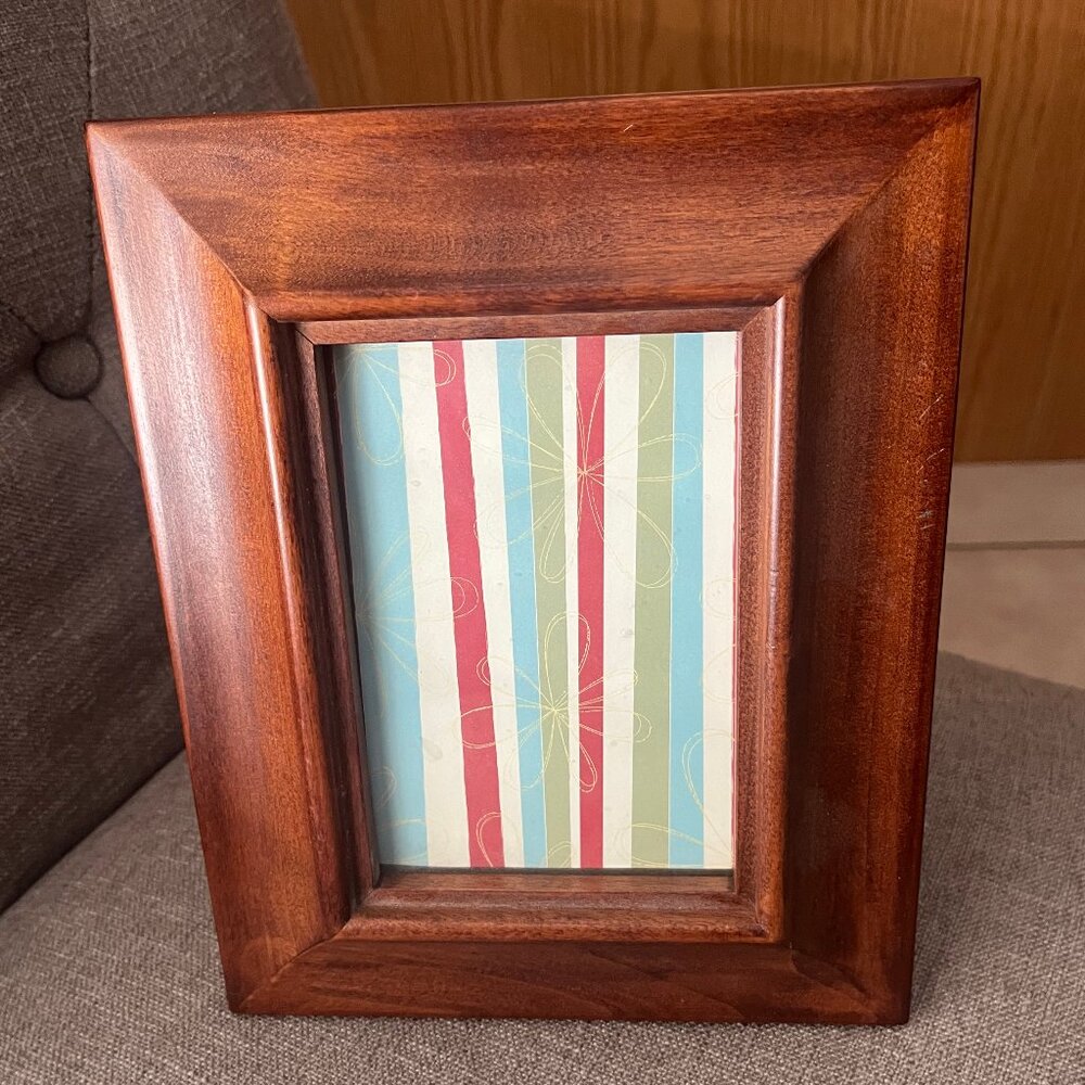 Classic Wooden Picture Frame with Tabletop Stand - 4x6 Photo Size